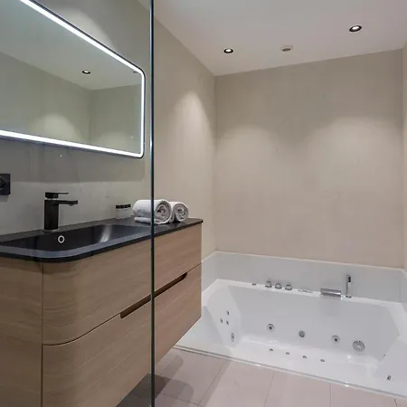 Balneo Sauna Pierre Corneille ! * Lione