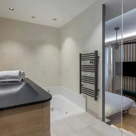 Hotel del amor Balneo Sauna Pierre Corneille !
