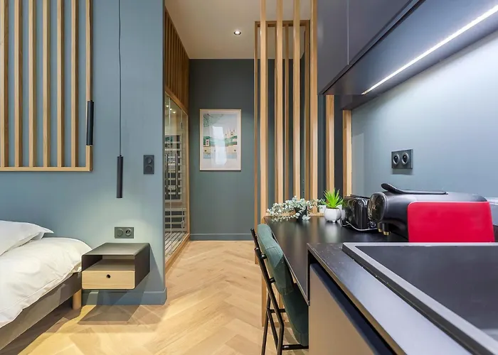 Love hotel Balneo Sauna Pierre Corneille !