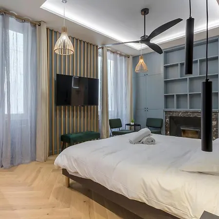 بيت الحب Balneo Sauna Pierre Corneille ! ليون